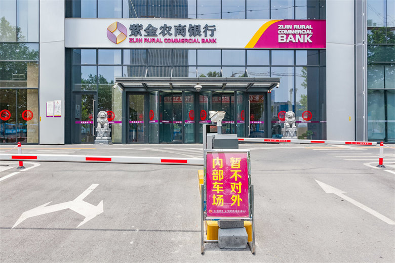 大门入口